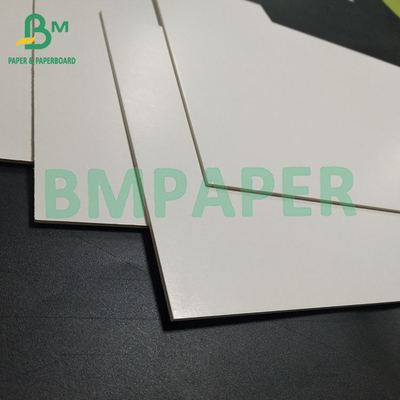 2 mm Doubles côtés revêtus de bonne imprimerie Laminé carton blanc Emballage du produit